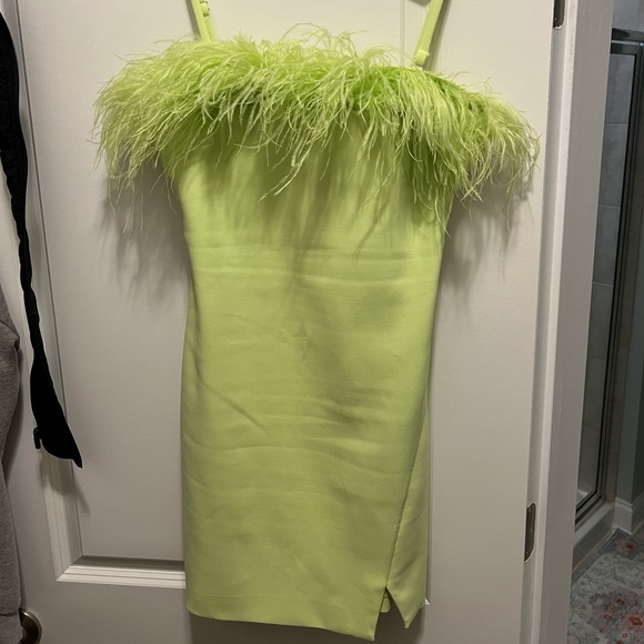 Likely dress, neon green, size 6. Never worn - Picture 2 of 2